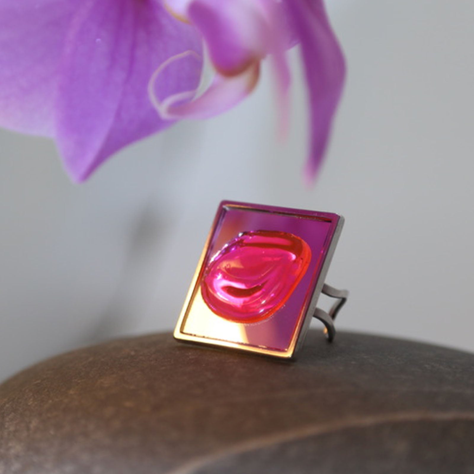 Neon Pink Resin Mirror Ring | Square Mirror Statement Cocktail Ring | Adjustable Metal Band | Fluorescent Pink Lips | Modern Art Ring | Kiss