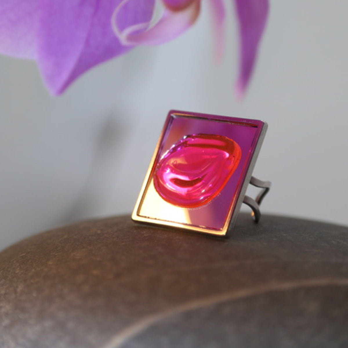Neon Pink Resin Mirror Ring | Square Mirror Statement Cocktail Ring | Adjustable Metal Band | Fluorescent Pink Lips | Modern Art Ring | Kiss