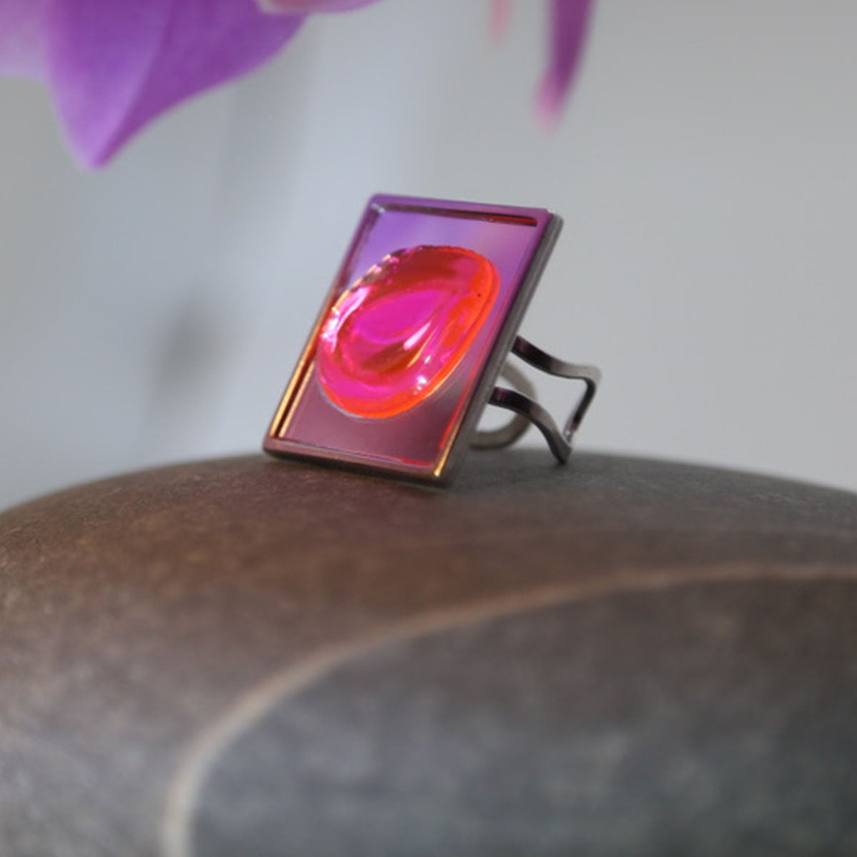 Neon Pink Resin Mirror Ring | Square Mirror Statement Cocktail Ring | Adjustable Metal Band | Fluorescent Pink Lips | Modern Art Ring | Kiss
